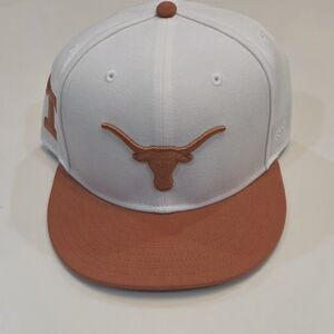 TEXAS LONGHORNS|Top Of The World 7 3/8 Fitted Hat|Side Patch|Stitched On Back